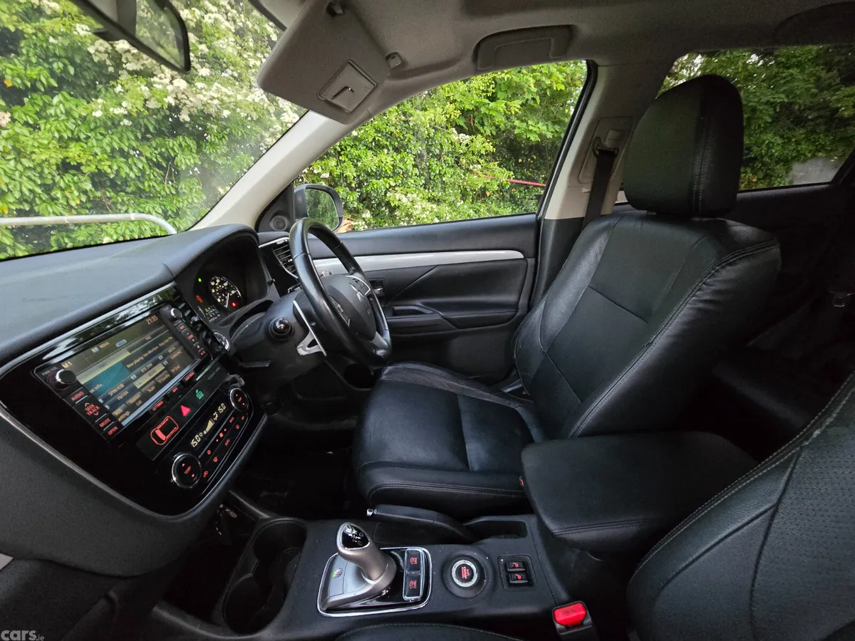 Mitsubishi Outlander SUV, Petrol Plug-in Hybrid, 2015, Grey