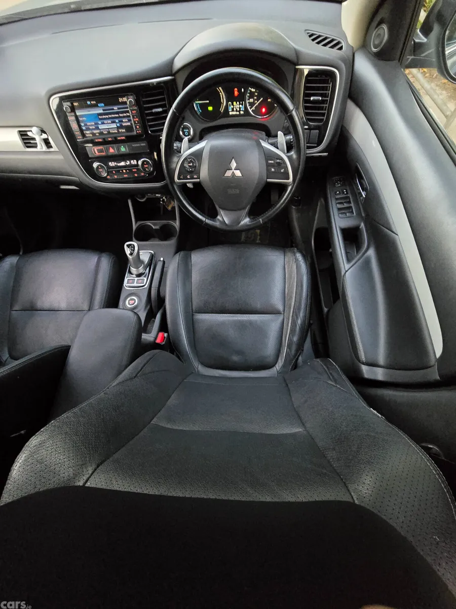Mitsubishi Outlander SUV, Petrol Plug-in Hybrid, 2015, Grey
