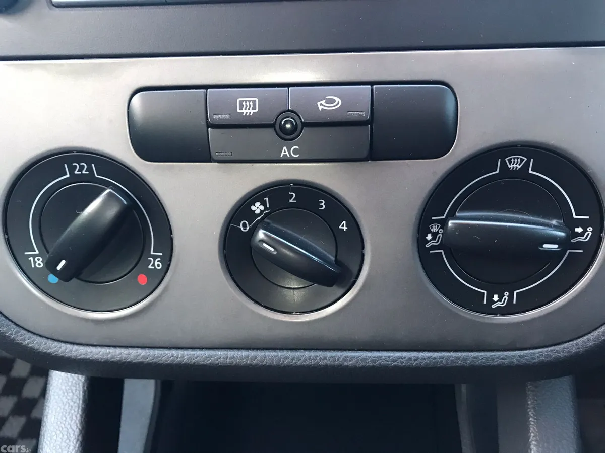Volkswagen Golf Hatchback, Diesel, 2009, Silver
