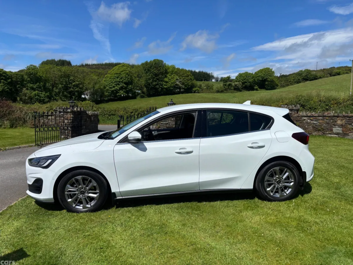 Ford Focus Hatchback, Petrol, 2024, White