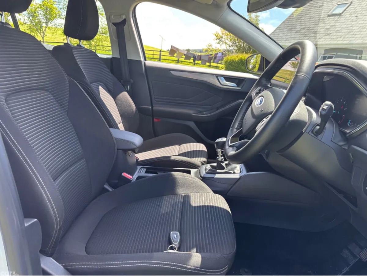 Ford Focus Hatchback, Petrol, 2024, White