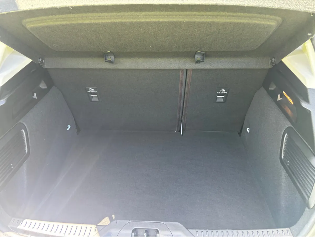Ford Focus Hatchback, Petrol, 2024, White