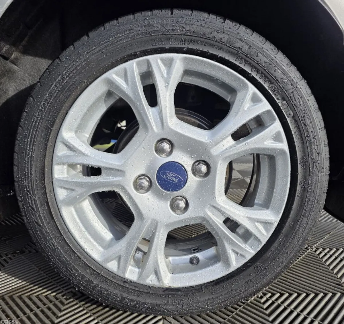 Ford Fiesta Hatchback, Petrol, 2016, Silver