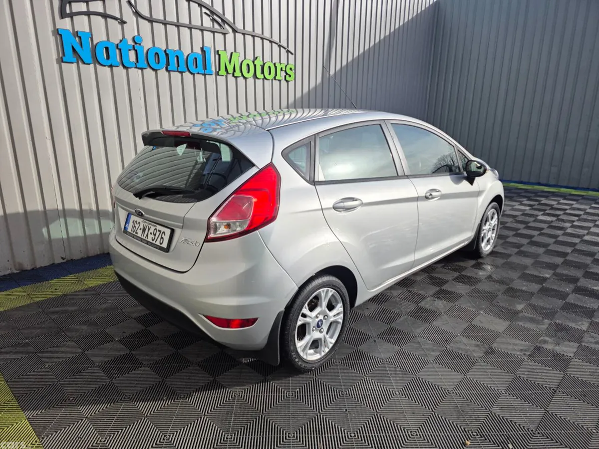 Ford Fiesta Hatchback, Petrol, 2016, Silver