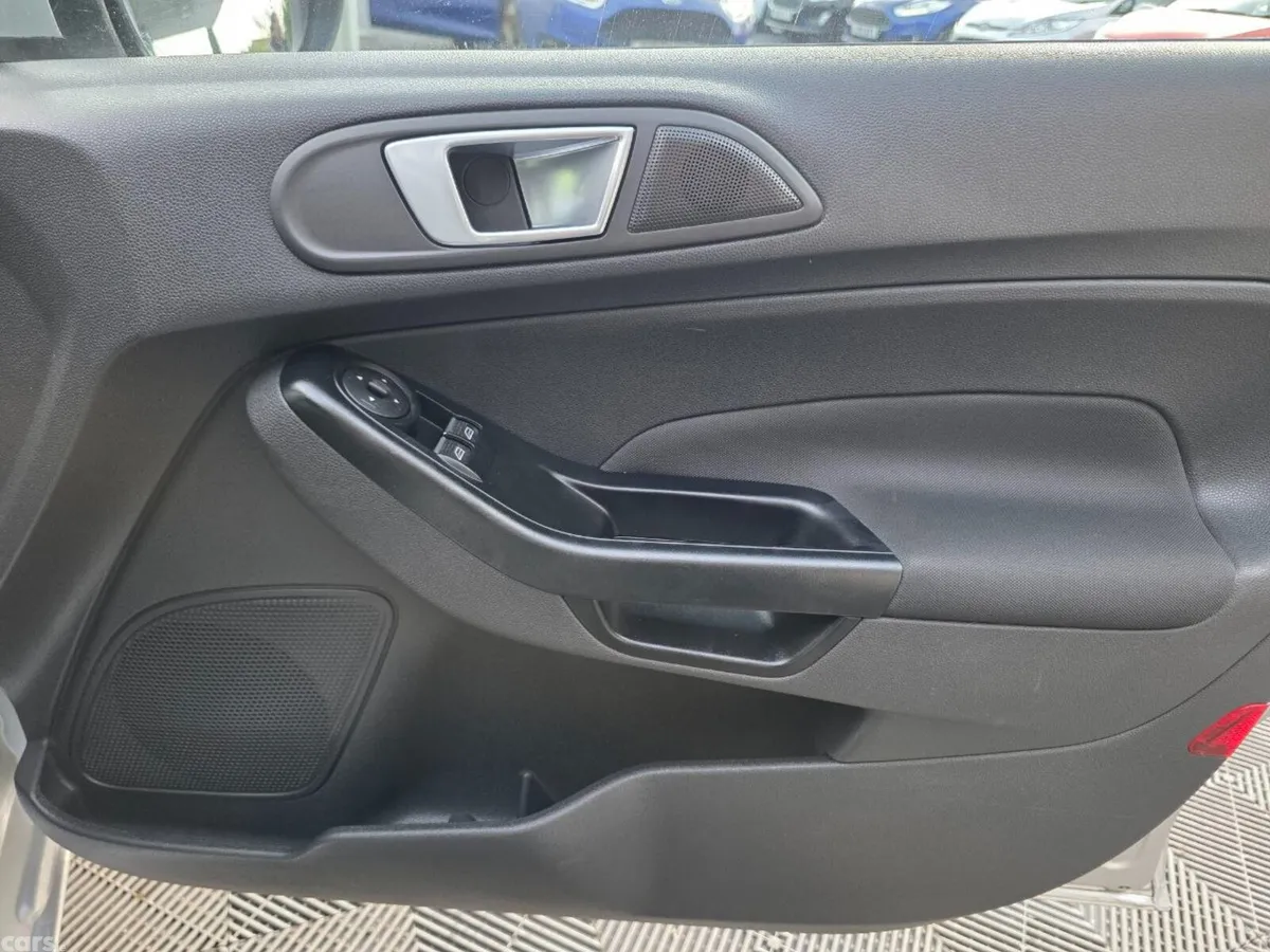 Ford Fiesta Hatchback, Petrol, 2016, Silver