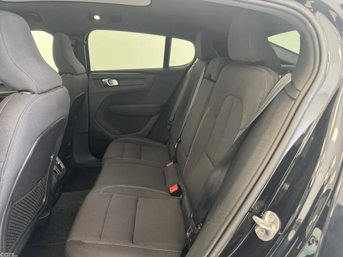 Volvo C40 Estate/Jeep, Electric, 2023, Black