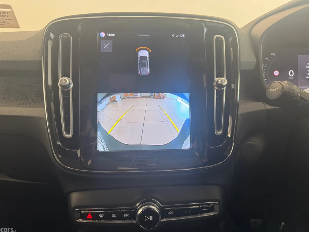 Volvo C40 Estate/Jeep, Electric, 2023, Black