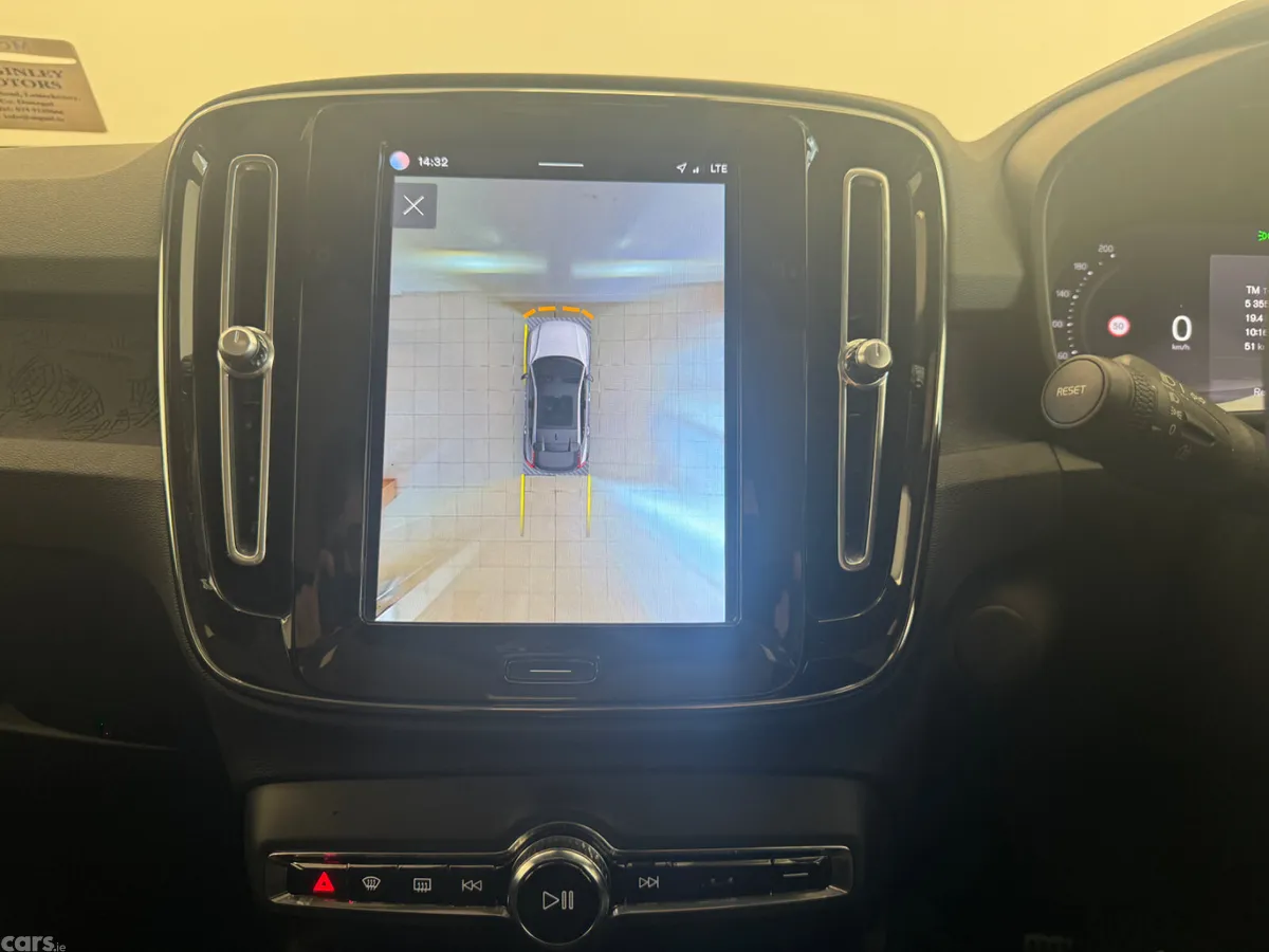 Volvo C40 Estate/Jeep, Electric, 2023, Black