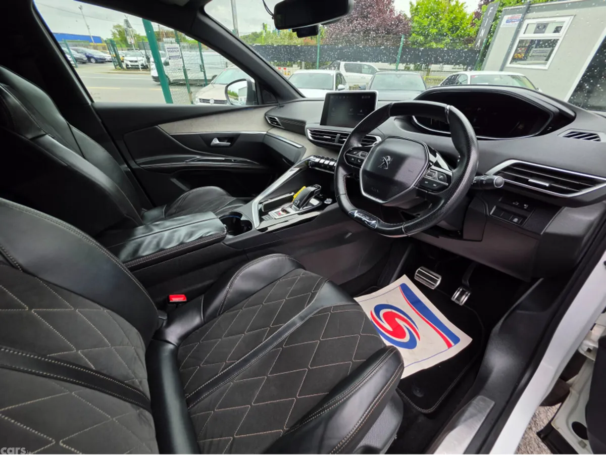 Peugeot 5008 MPV, Diesel, 2018, White