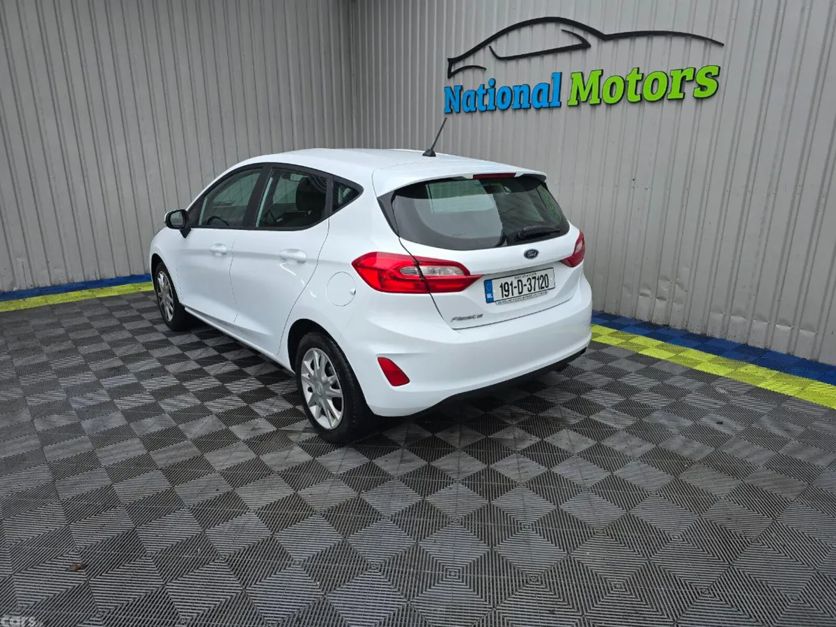 Ford Fiesta Hatchback, Petrol, 2019, White