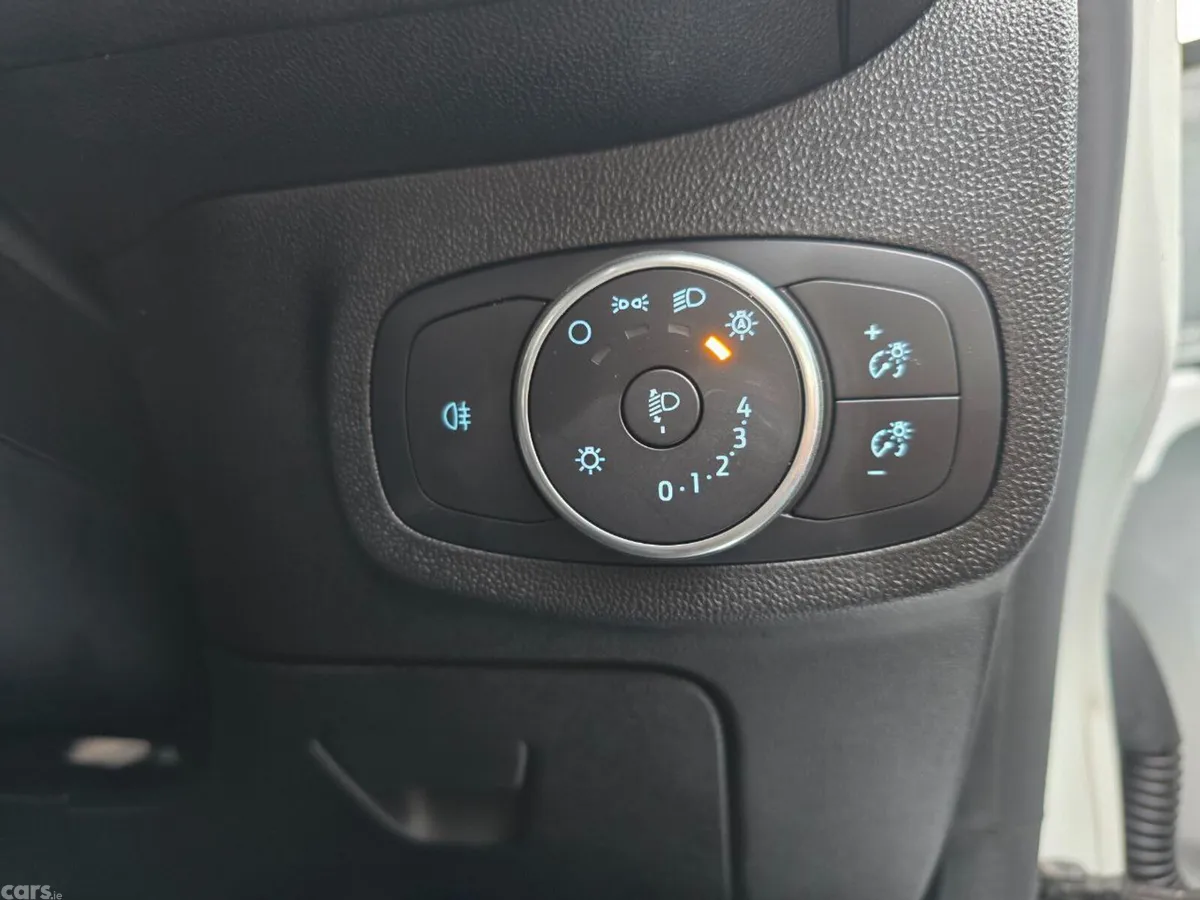 Ford Fiesta Hatchback, Petrol, 2019, White