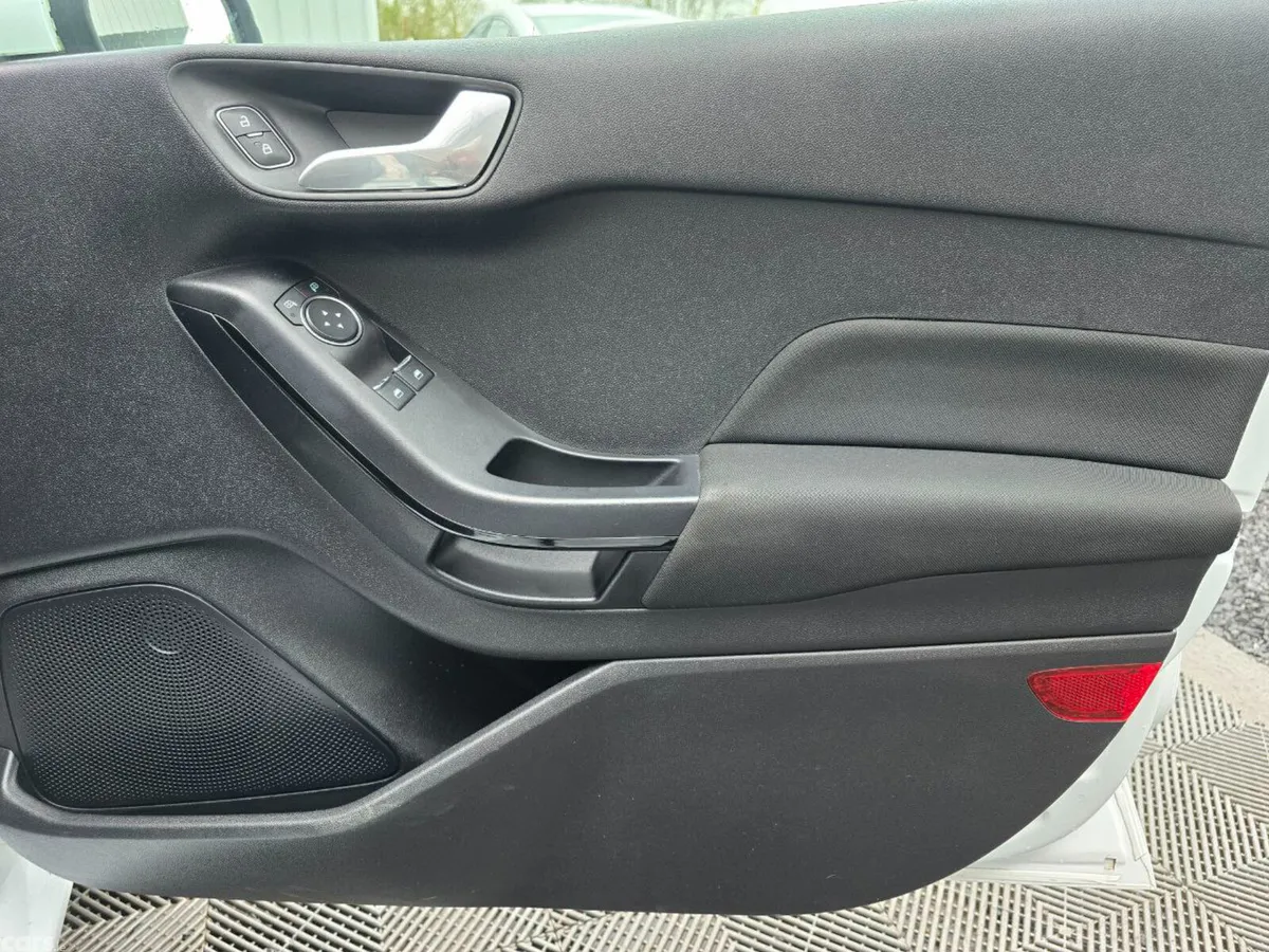 Ford Fiesta Hatchback, Petrol, 2019, White
