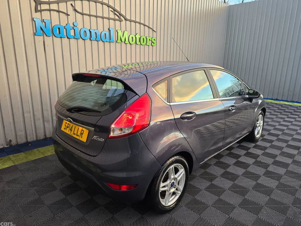 Ford Fiesta Hatchback, Petrol, 2014, Grey