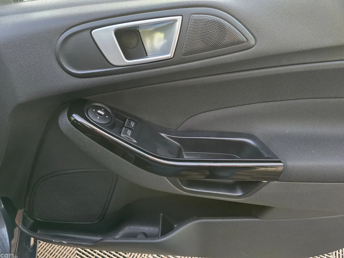 Ford Fiesta Hatchback, Petrol, 2014, Grey