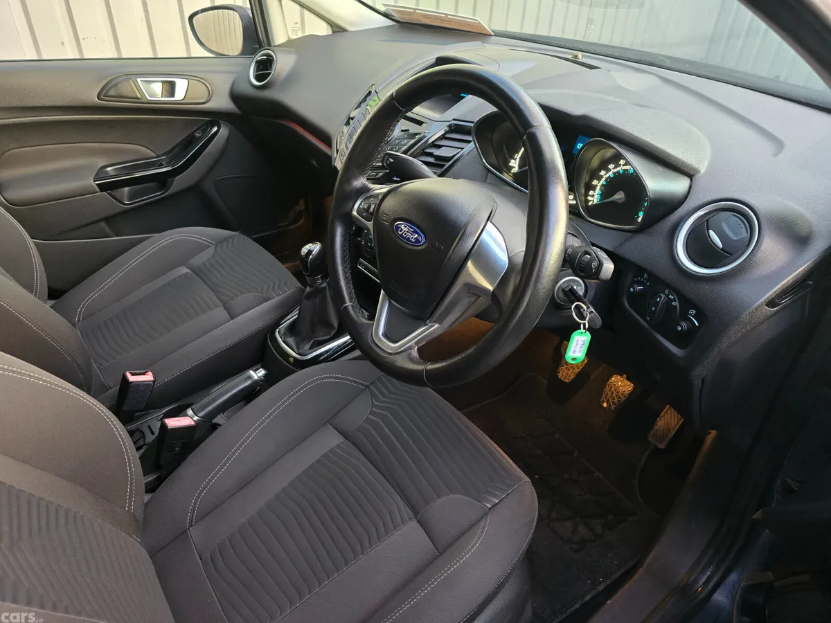 Ford Fiesta Hatchback, Petrol, 2014, Grey