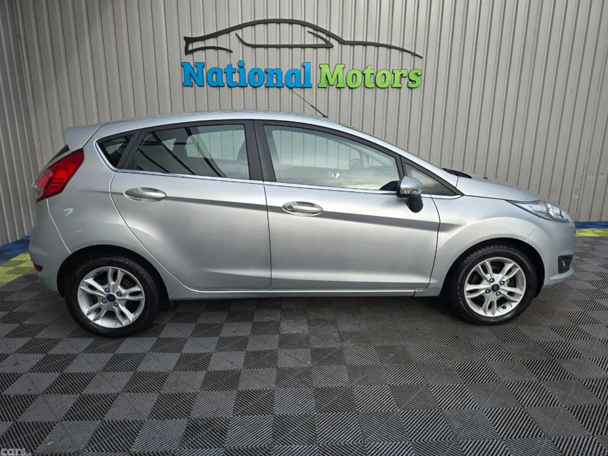 Ford Fiesta Hatchback, Petrol, 2016, Silver