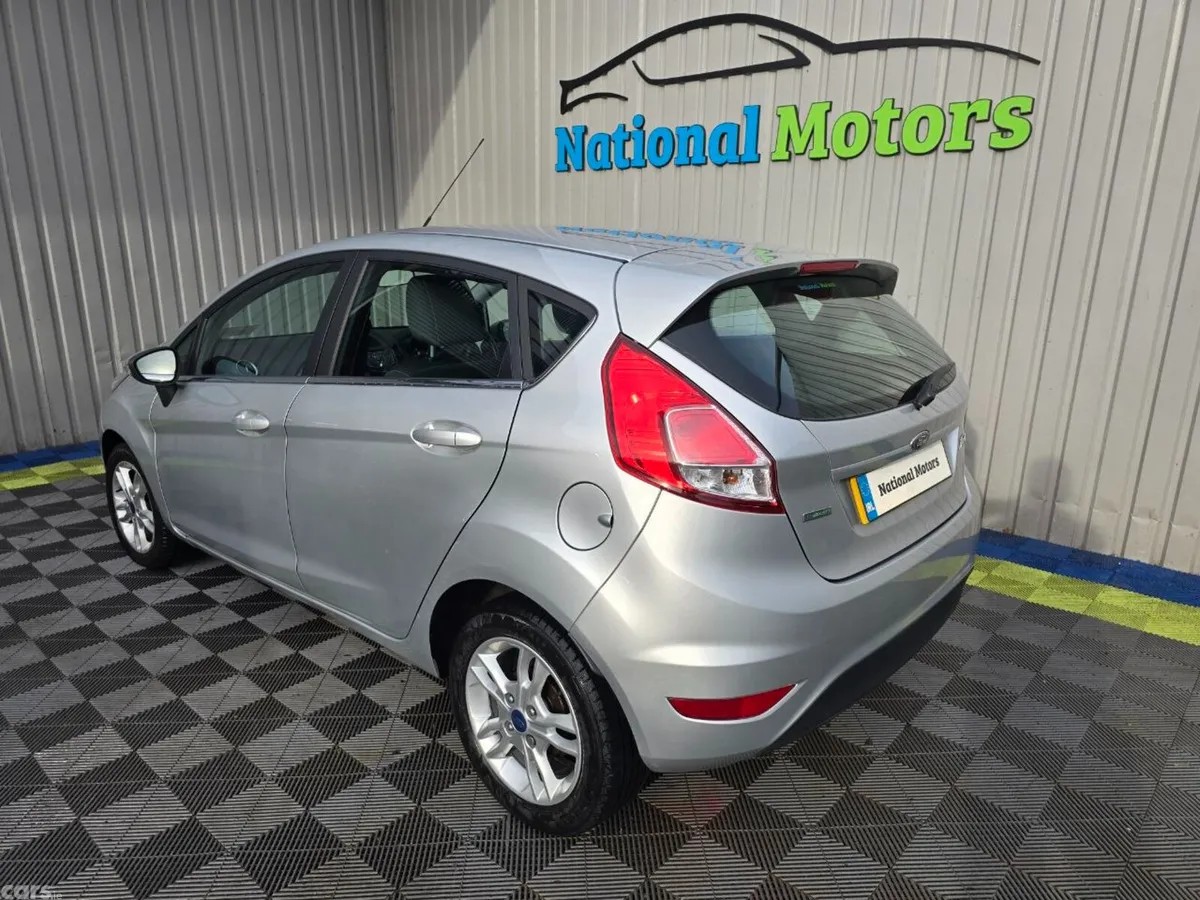Ford Fiesta Hatchback, Petrol, 2016, Silver