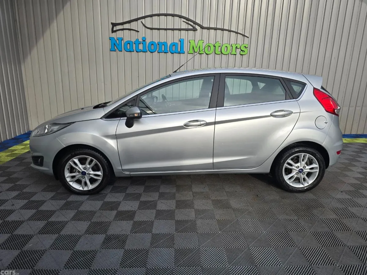 Ford Fiesta Hatchback, Petrol, 2016, Silver