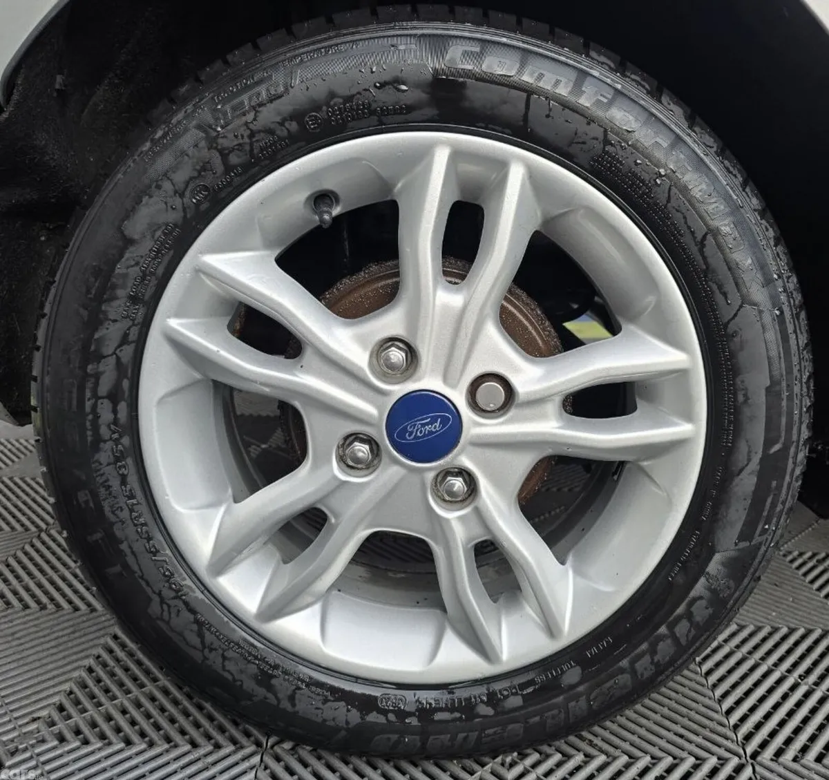 Ford Fiesta Hatchback, Petrol, 2016, Silver