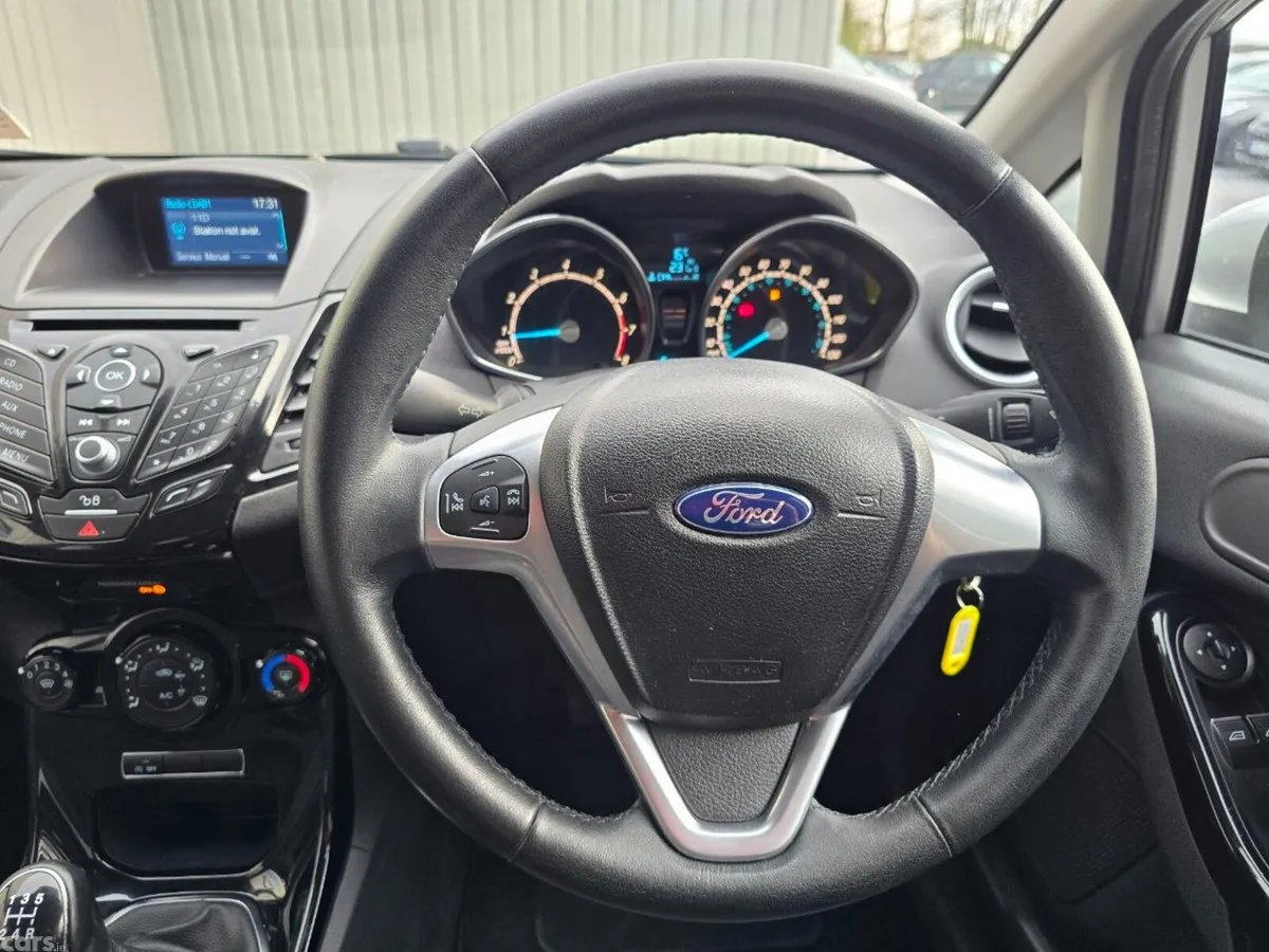 Ford Fiesta Hatchback, Petrol, 2016, Silver