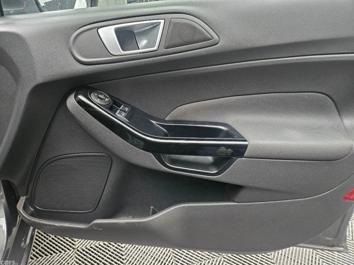 Ford Fiesta Hatchback, Petrol, 2016, Grey