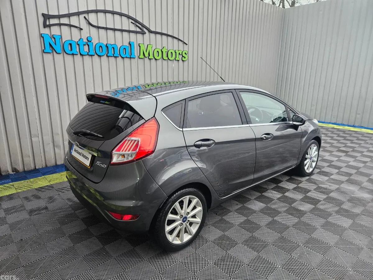 Ford Fiesta Hatchback, Petrol, 2016, Grey