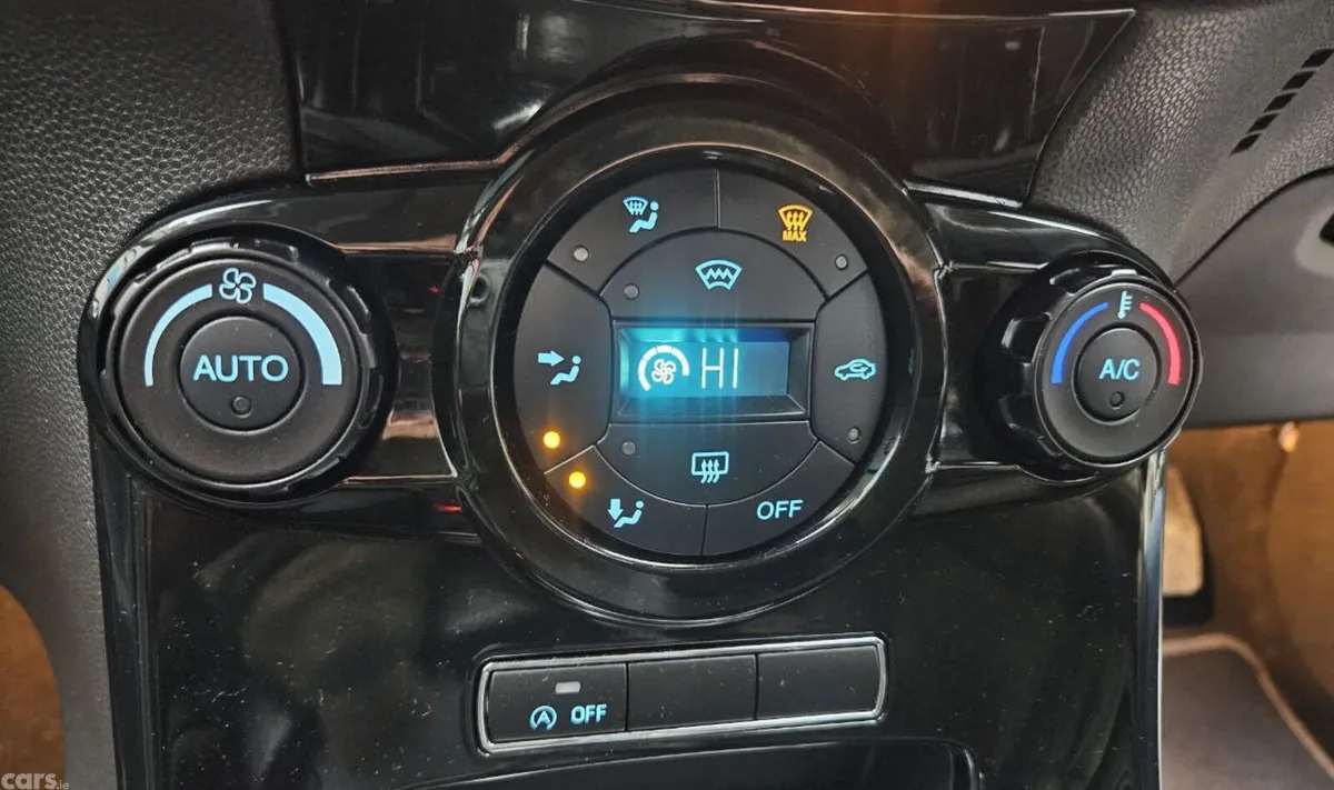 Ford Fiesta Hatchback, Petrol, 2016, Grey