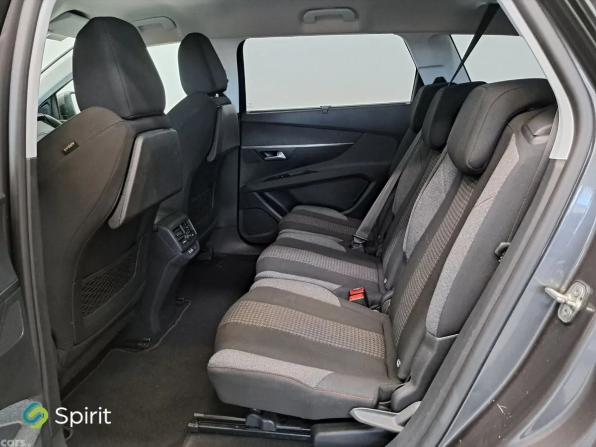 Peugeot 5008 MPV, Petrol, 2019, Grey