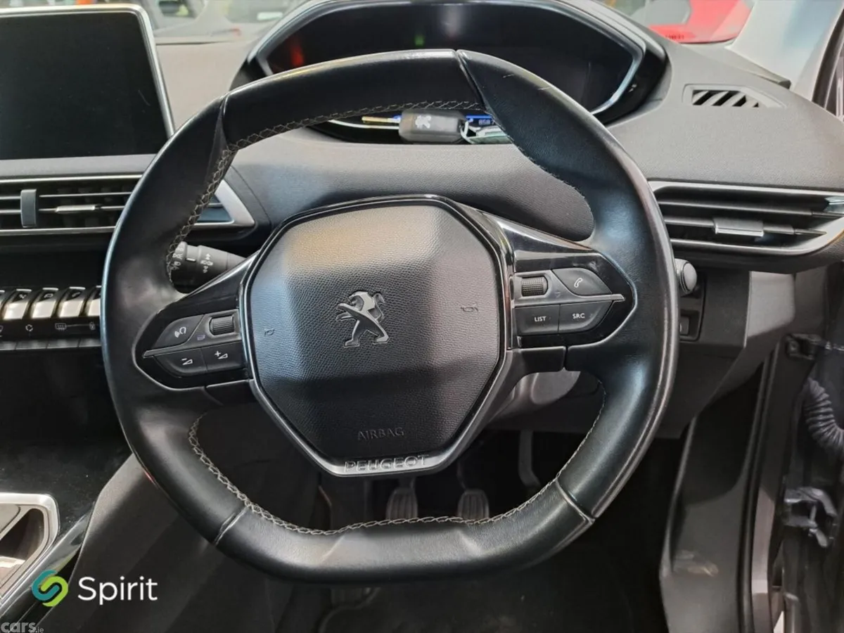 Peugeot 5008 MPV, Petrol, 2019, Grey