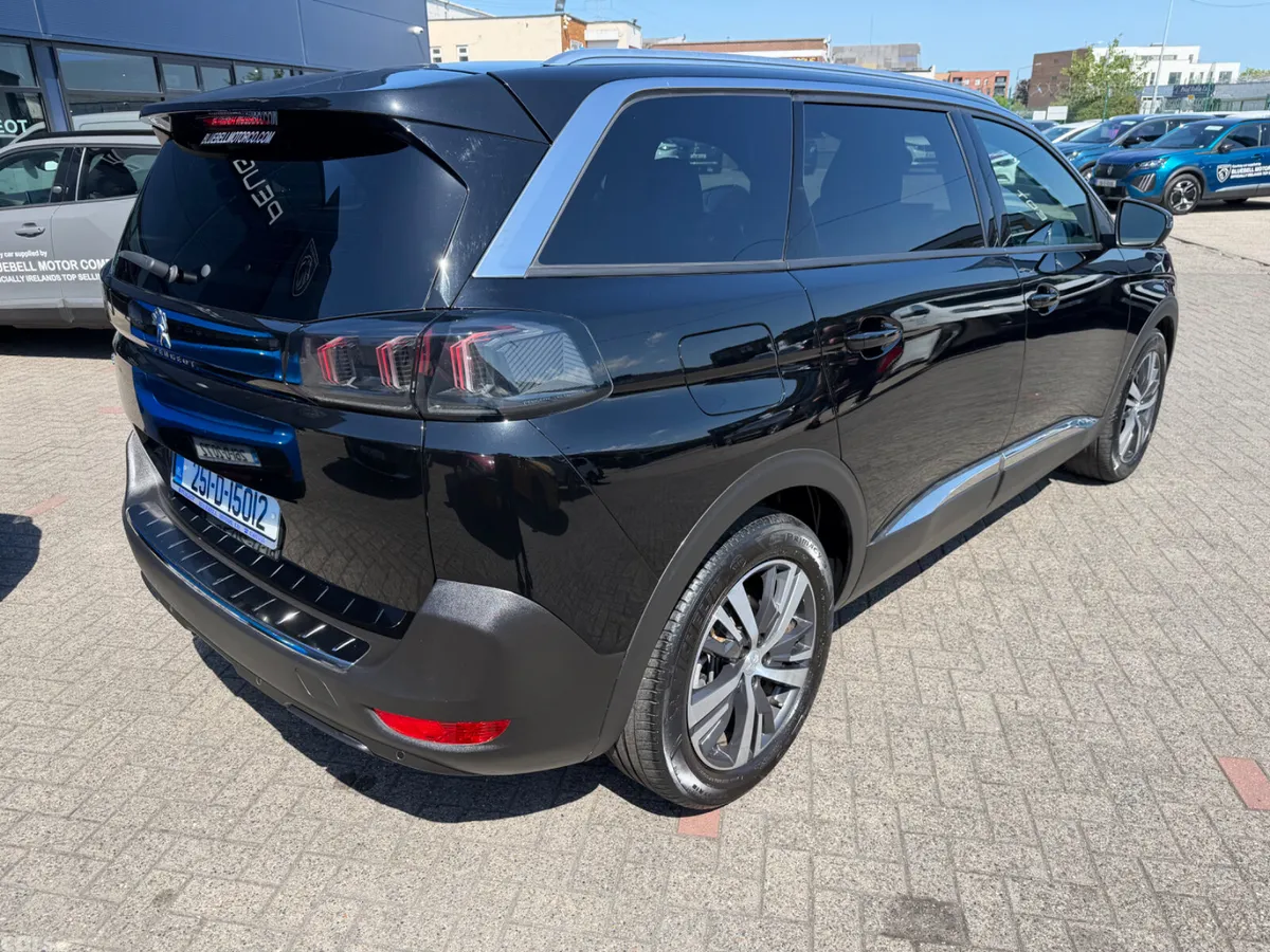 Peugeot 5008 MPV, Diesel, 2025, Black