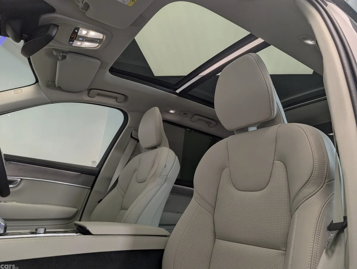 Volvo XC90 SUV, Petrol Plug-in Hybrid, 2026, Grey