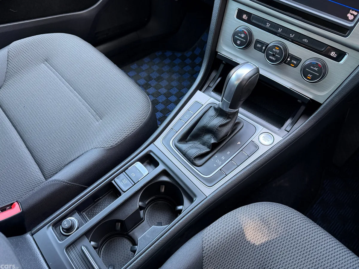Volkswagen Golf Estate, Petrol, 2017, Silver