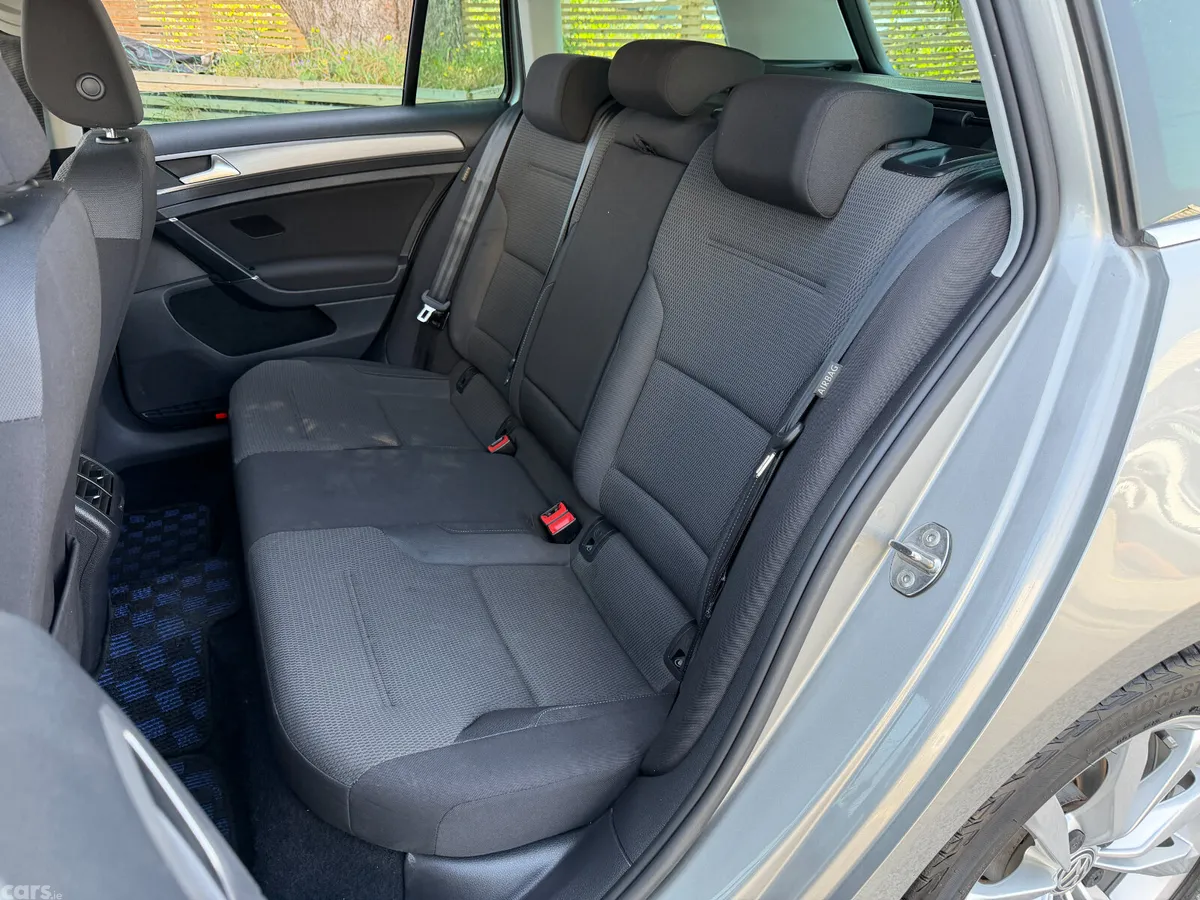 Volkswagen Golf Estate, Petrol, 2017, Silver