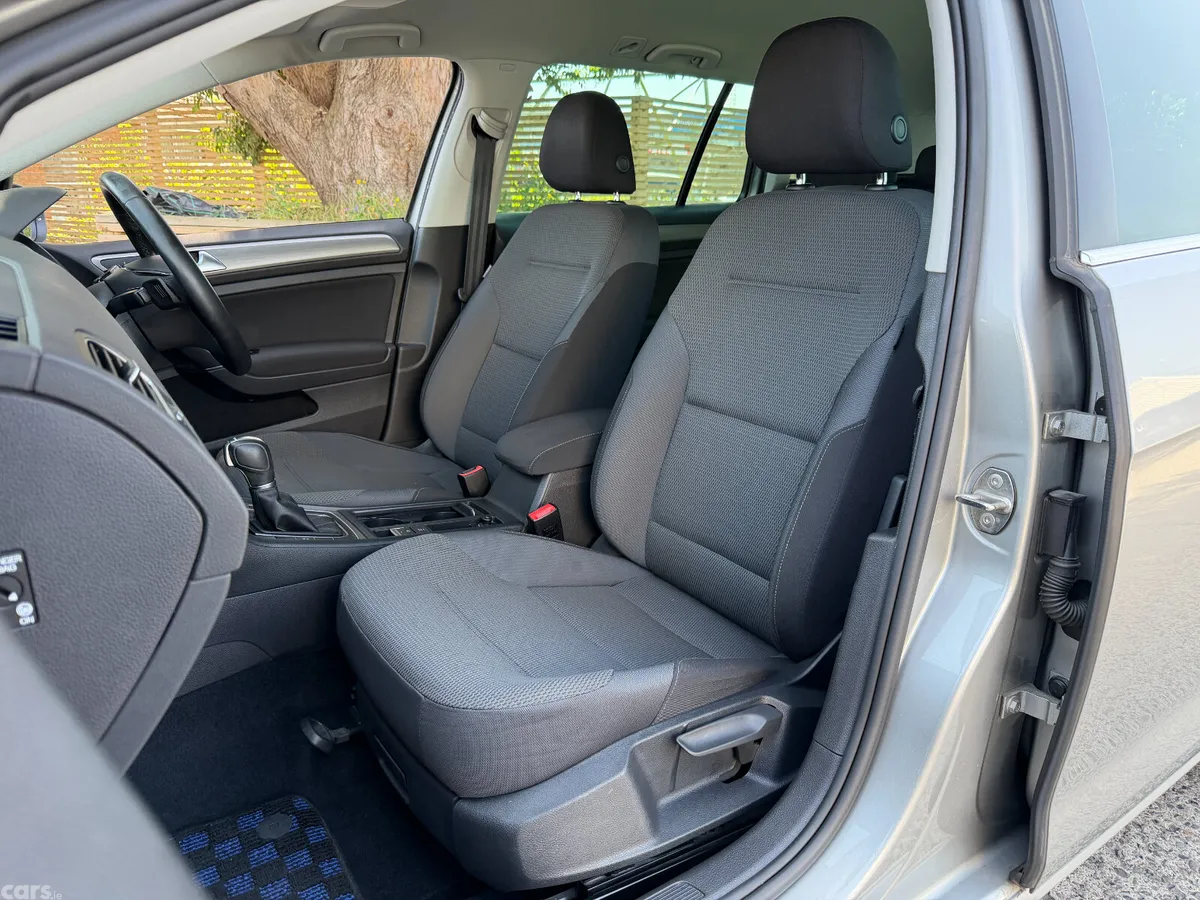 Volkswagen Golf Estate, Petrol, 2017, Silver