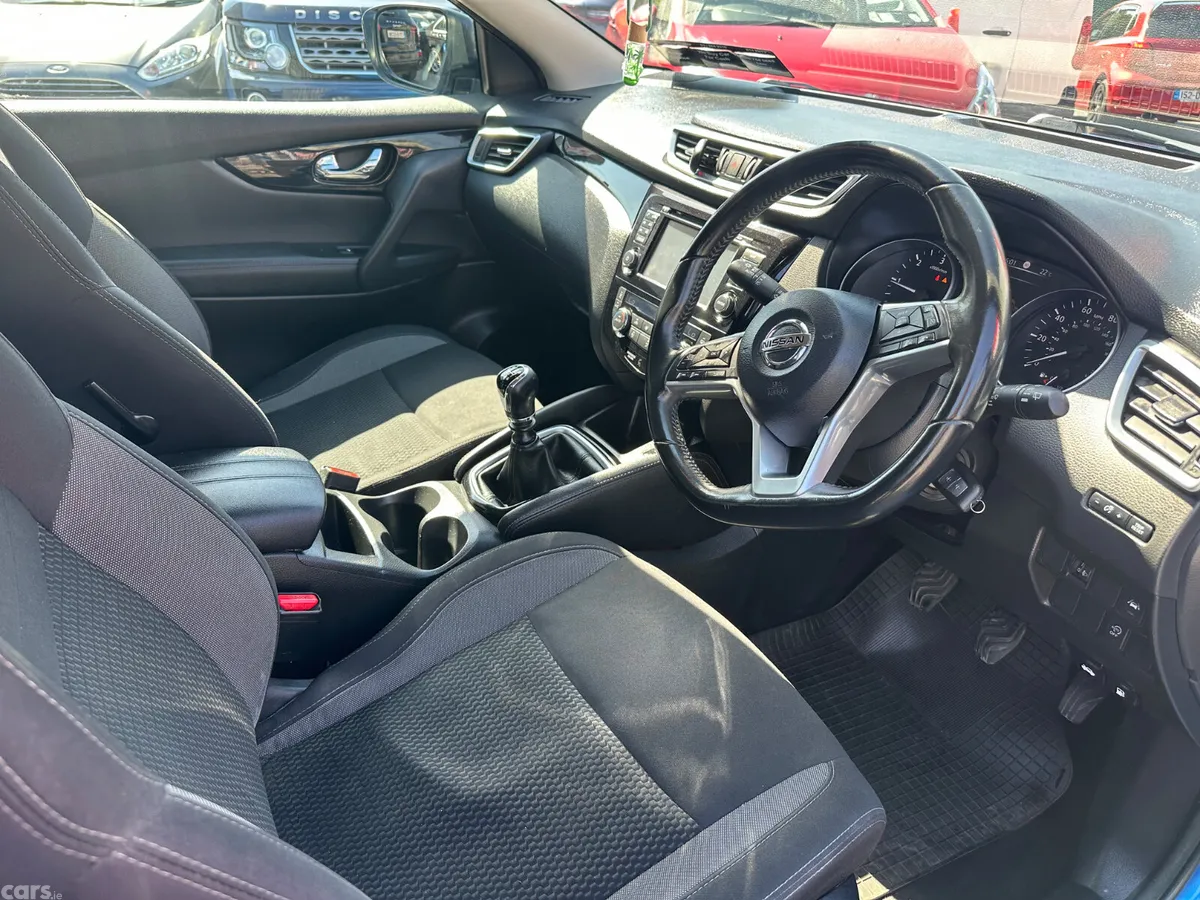 Nissan Qashqai Hatchback, Diesel, 2018, Blue