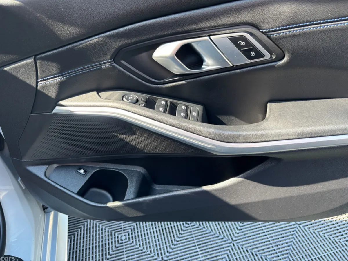 BMW 3-Series Saloon, Petrol Hybrid, 2023, Grey