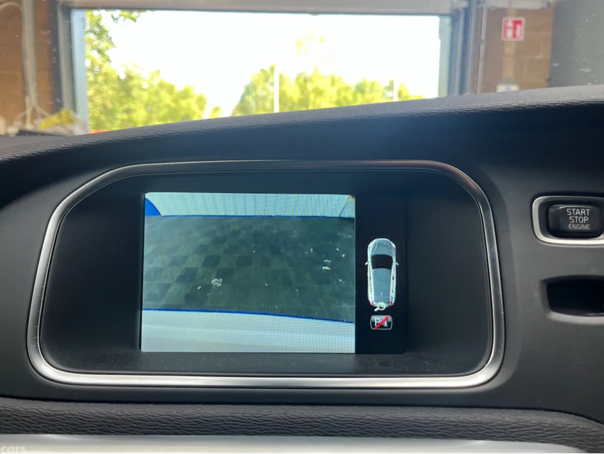 Volvo V40 Hatchback, Diesel, 2017, White
