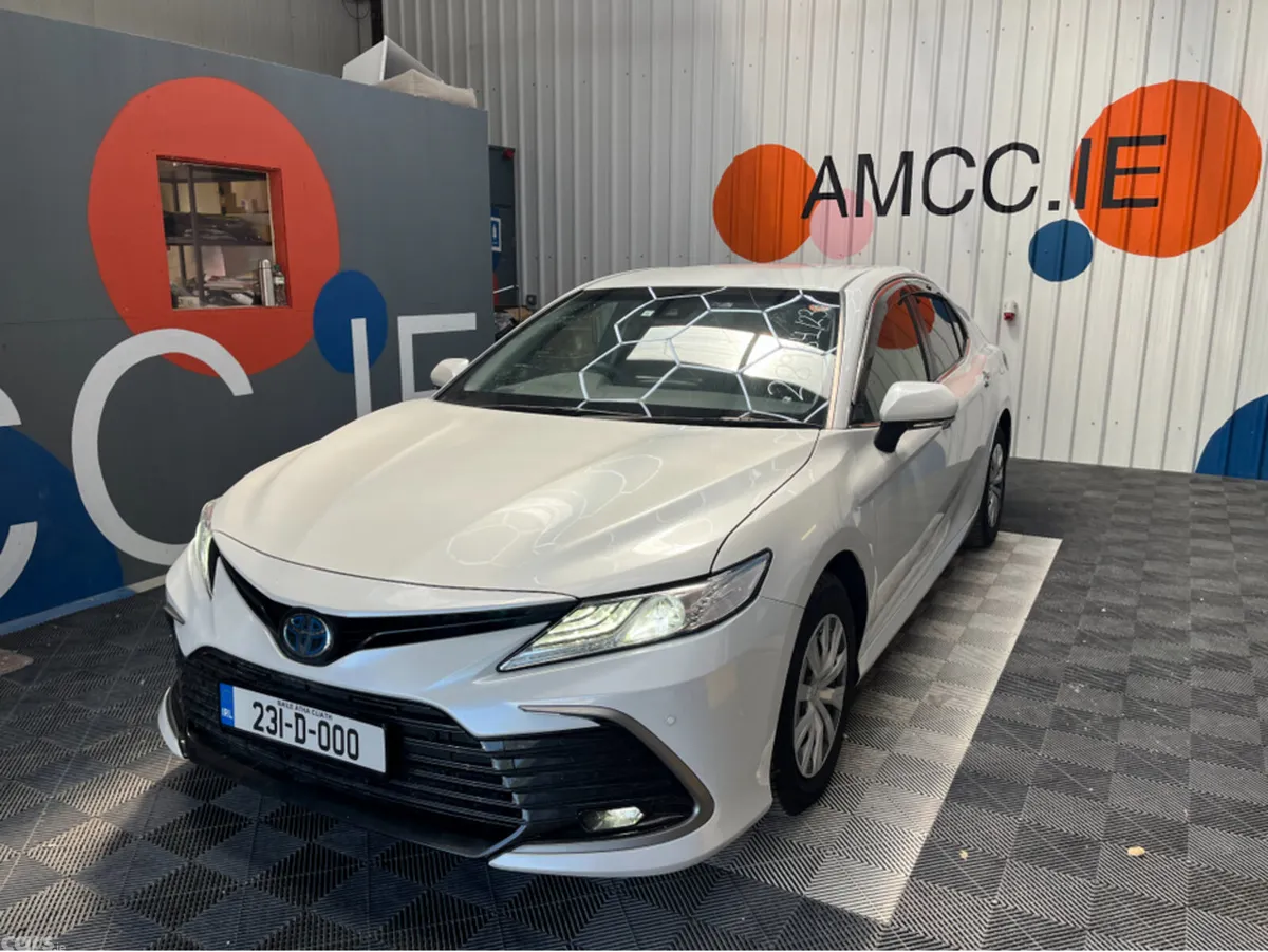 Toyota Camry Saloon, Petrol, 2023, White