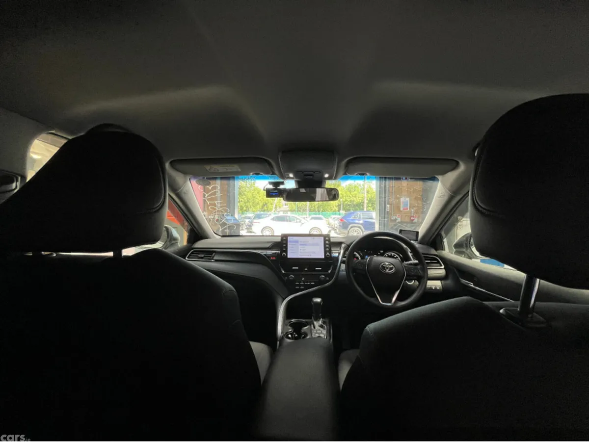 Toyota Camry Saloon, Petrol, 2023, White