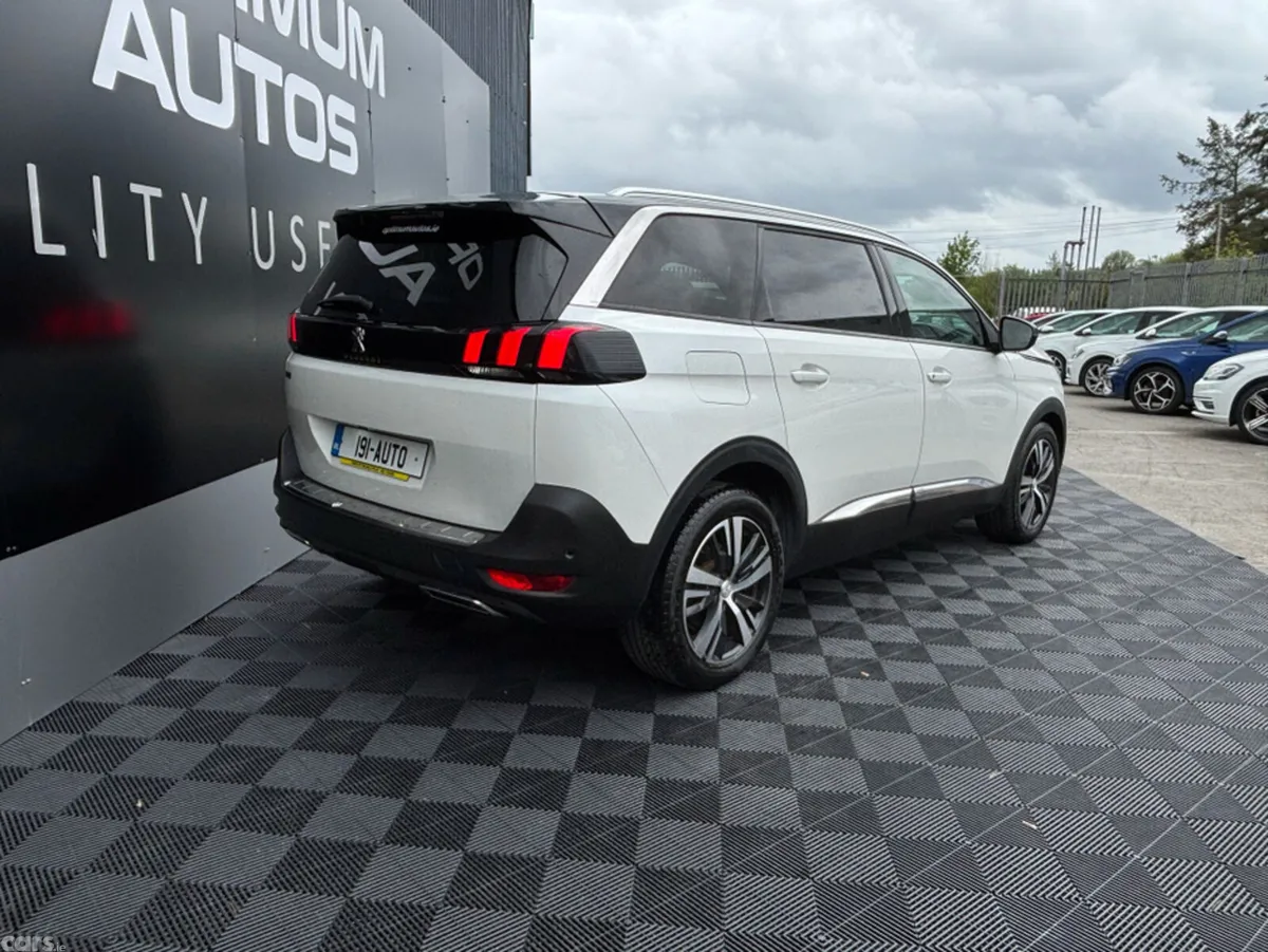 Peugeot 5008 SUV, Petrol, 2017, White