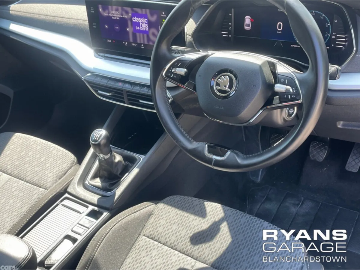 Skoda Octavia Saloon, Diesel, 2022, Blue