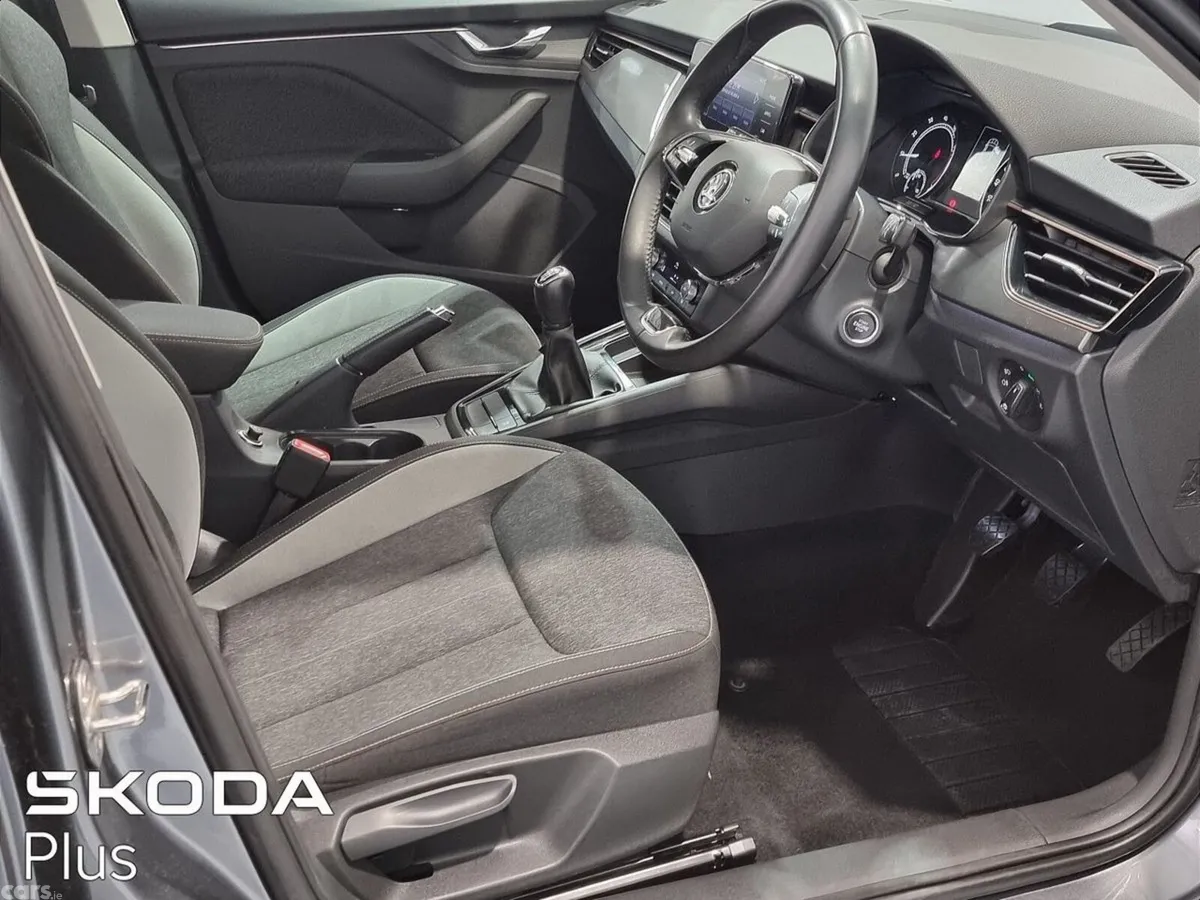 Skoda Kamiq Hatchback, Petrol, 2023, Grey