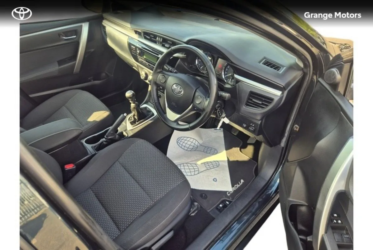 Toyota Corolla Saloon, Diesel, 2015, Grey