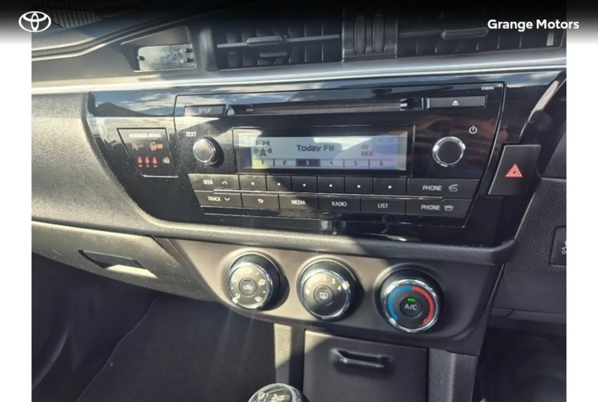 Toyota Corolla Saloon, Diesel, 2015, Grey