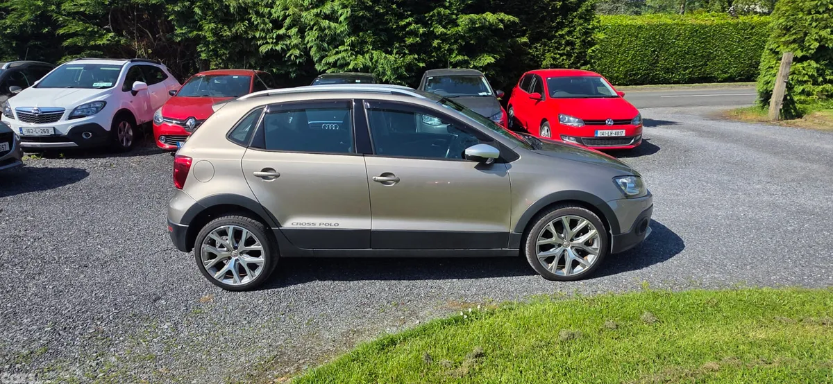 Volkswagen Polo Hatchback, Petrol, 2017, Gold