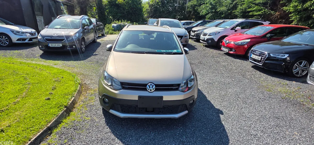 Volkswagen Polo Hatchback, Petrol, 2017, Gold
