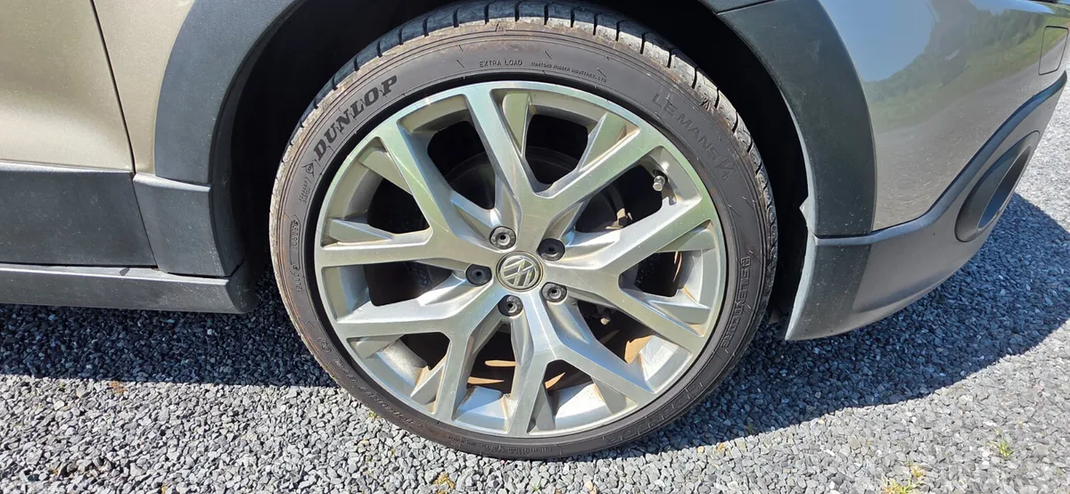 Volkswagen Polo Hatchback, Petrol, 2017, Gold