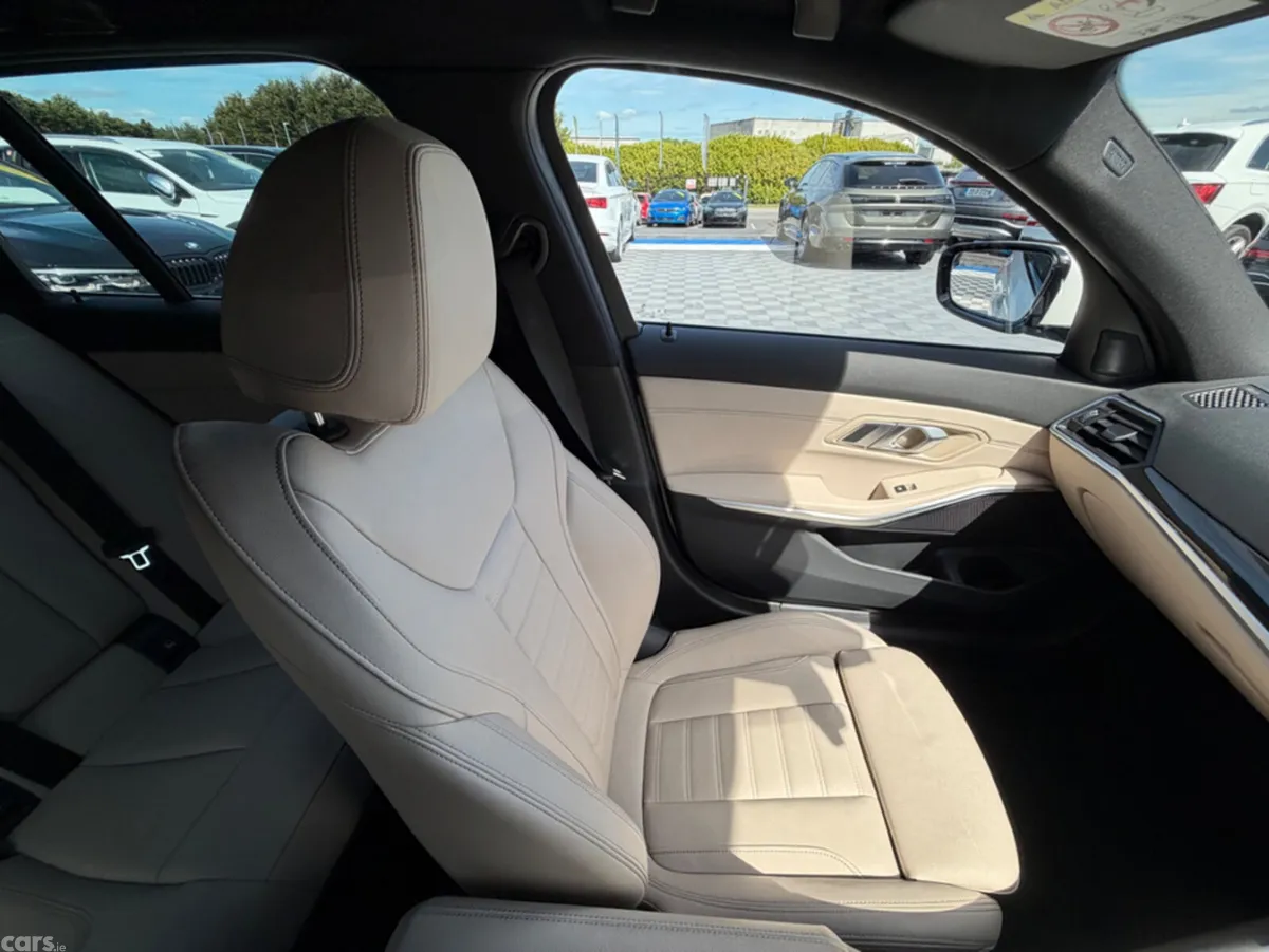 BMW 3-Series Estate, Diesel, 2022, White