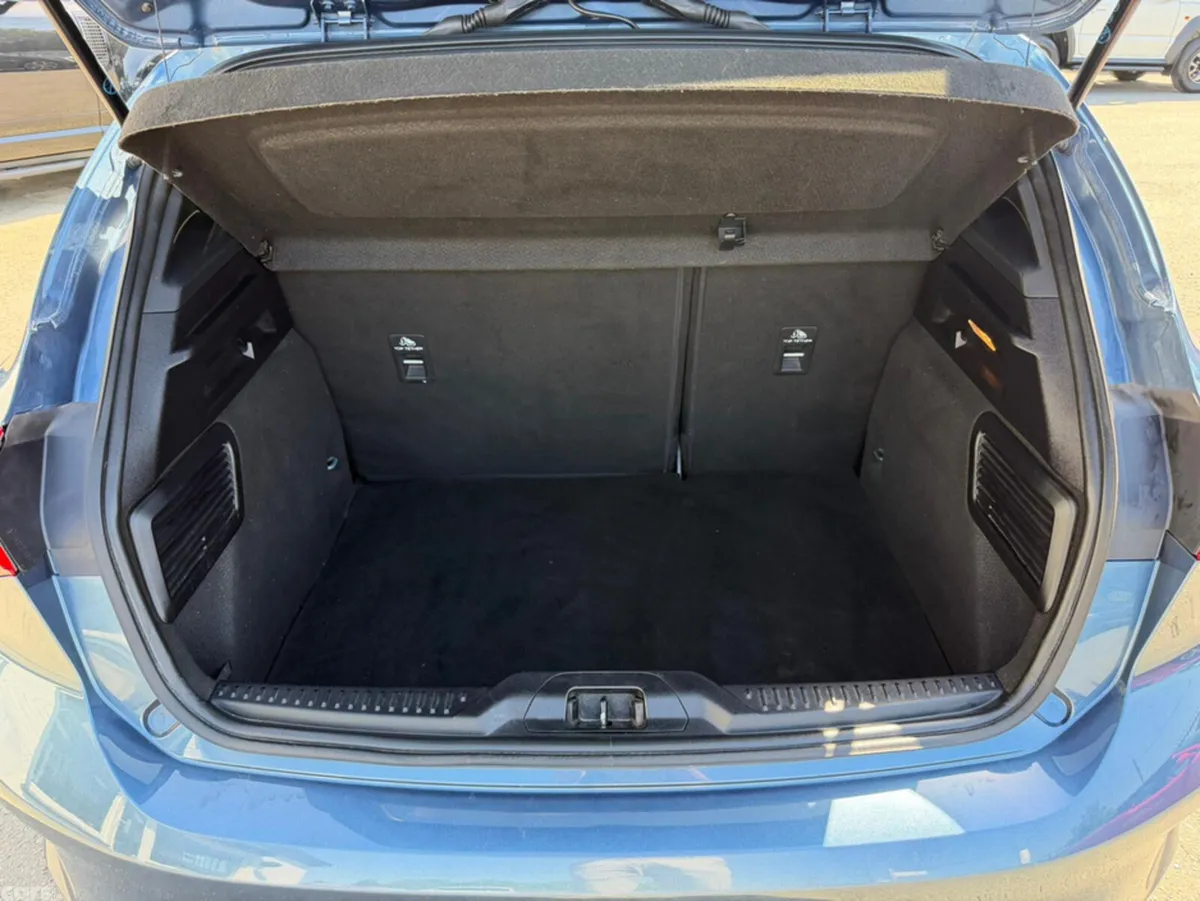Ford Focus Hatchback, Diesel, 2020, Blue