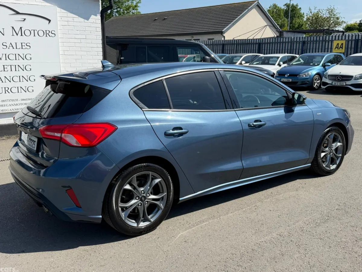 Ford Focus Hatchback, Diesel, 2020, Blue